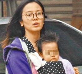 周渝民女儿正脸首度曝光 小公主浓眉大眼超可爱