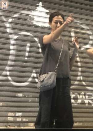 吴绮莉愁容满面会友人 小龙女吴卓林仍在住院